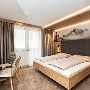 hotel-garni-pfeifer.ischgl-hotels.net/
